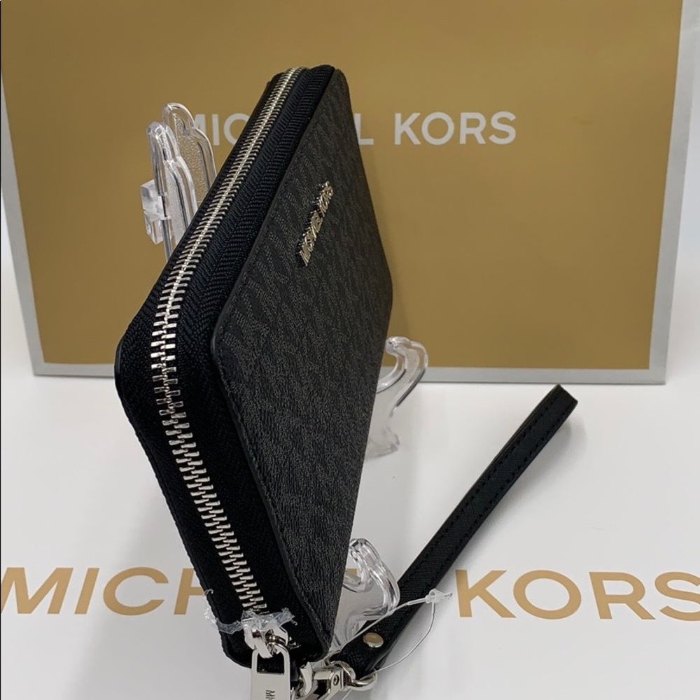 Michael Kors Jet Set Travel Phone Wallet Wristlet Black signature - Picture 16 of 16